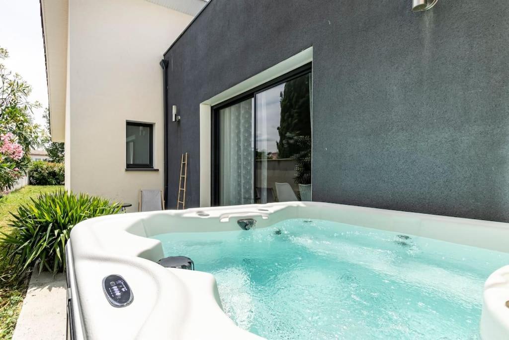 Villa Des Rives Du Tarn Avec Jacuzzi Montans Екстериор снимка